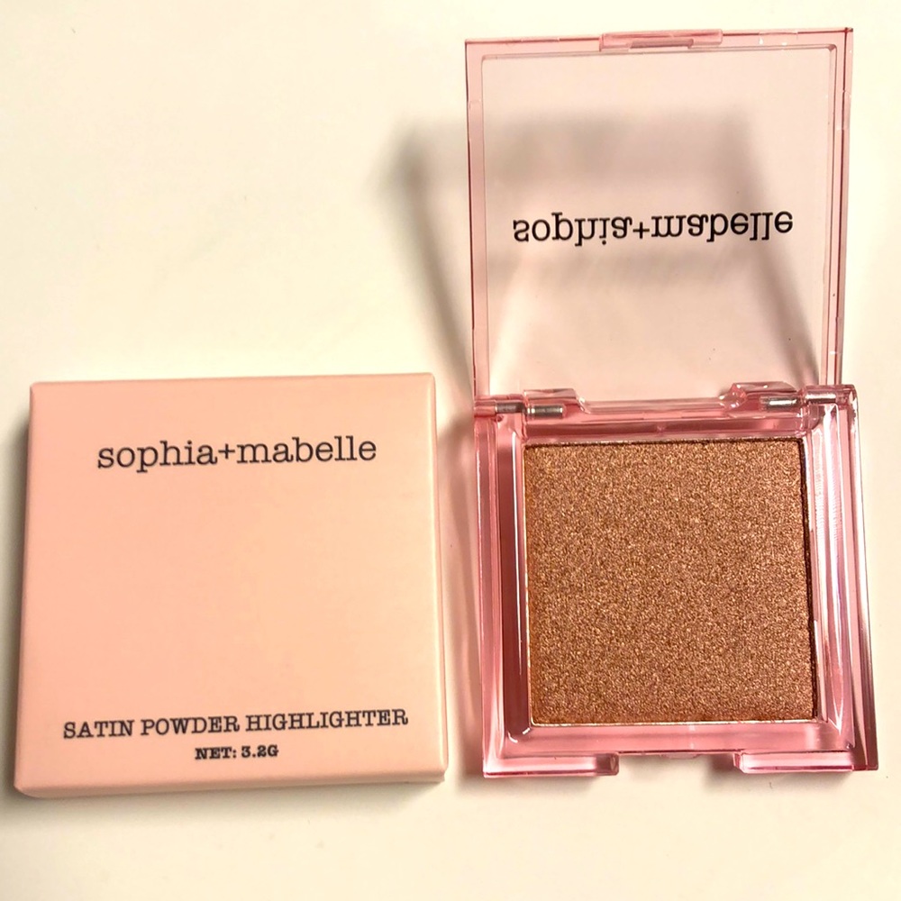 Sophia +Mabelle Peach Sangria satin powder highlighter